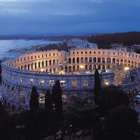 Center Holiday App Apartment Pula
